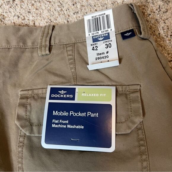 Dockers Men’s Tan Flat Front Relaxed Fit Mobile Pocket Chino Pants Size 42/30 - Picture 7 of 8